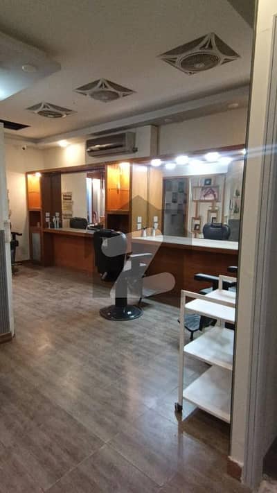 جامی کمرشل ایریا ڈی ایچ اے فیز 7,ڈی ایچ اے ڈیفینس,کراچی میں 4 مرلہ دکان 2.5 لاکھ میں کرایہ پر دستیاب ہے۔