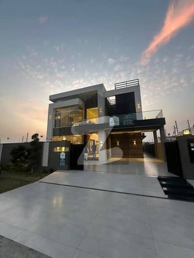 ڈی ایچ اے فیز 7 ڈیفنس (ڈی ایچ اے),لاہور میں 5 کمروں کا 1 کنال مکان 8.65 کروڑ میں برائے فروخت۔