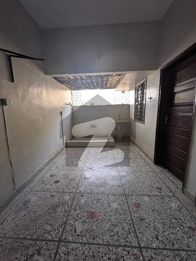 نارتھ ناظم آباد ۔ بلاک آر نارتھ ناظم آباد,کراچی میں 6 کمروں کا 8 مرلہ مکان 2.55 کروڑ میں برائے فروخت۔