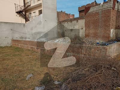 اُگیوکے روڈ سیالکوٹ میں 1 مرلہ رہائشی پلاٹ 59.5 لاکھ میں برائے فروخت۔