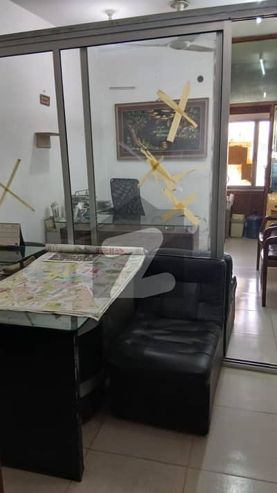 ڈی ایچ اے فیز 3 ڈیفنس (ڈی ایچ اے),لاہور میں 1 مرلہ دفتر 49.0 لاکھ میں برائے فروخت۔