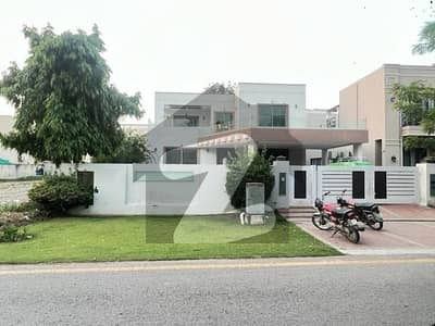 ڈی ایچ اے فیز 6 ڈیفنس (ڈی ایچ اے),لاہور میں 5 کمروں کا 1 کنال مکان 2.99 لاکھ میں کرایہ پر دستیاب ہے۔