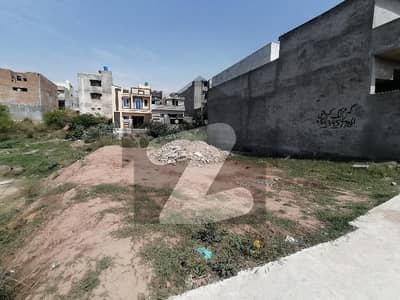 Prime Location 6 Marla Residential Plot Situated In Airport Housing Society - Sector 4 For sale