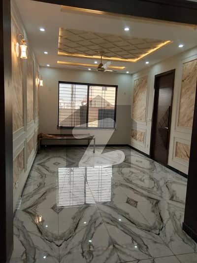 فارمانئیٹس ہاؤسنگ سکیم ۔ بلاک جے فارمانئیٹس ہاؤسنگ سکیم,لاہور میں 2 کمروں کا 10 مرلہ زیریں پورشن 70.0 ہزار میں کرایہ پر دستیاب ہے۔