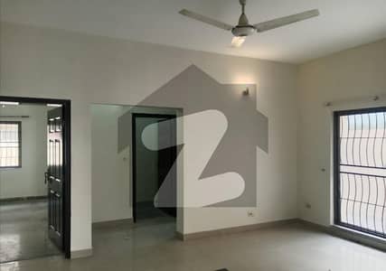 عسکری 10 عسکری,لاہور میں 3 کمروں کا 10 مرلہ مکان 5.15 کروڑ میں برائے فروخت۔