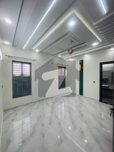 اتحاد ٹاؤن فیز 2 اتحاد ٹاؤن,رائیونڈ روڈ,لاہور میں 2 کمروں کا 3 مرلہ بالائی پورشن 1.18 کروڑ میں برائے فروخت۔