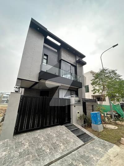 5 MARLA BRAND NEW HOUSE FOR RENT