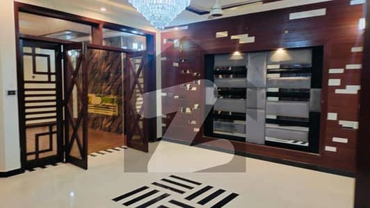 1 Kanal House In Beautiful Location Of Bahria Town - Sector C In Lahore