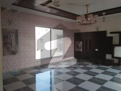 1 KANAL SLIGHTLY USED UPPER PORTION IS AVAILABLE FOR RENT ON TOP LOCATION OF WAPDA TOWN LAHORE