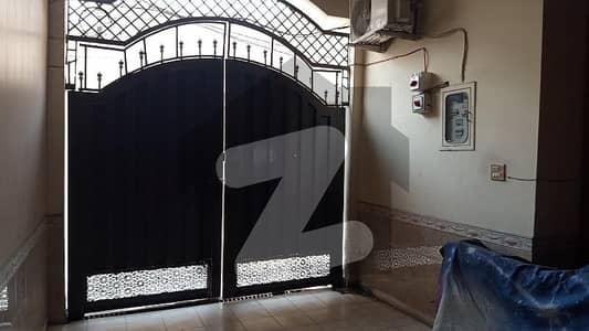 Highly-coveted Prime Location 5 Marla House Is Available In Madina Town For rent