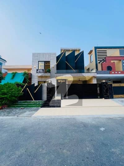 10 Marla Most Beautiful And Good Looking House In Central Park A Block Front Elevation Modern Design House For sale