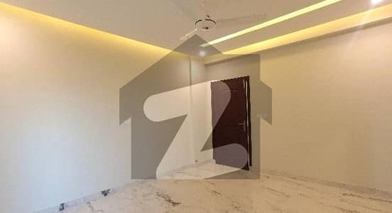 10 Marla Flat In Beautiful Location Of Askari 11 - Sector D In Lahore