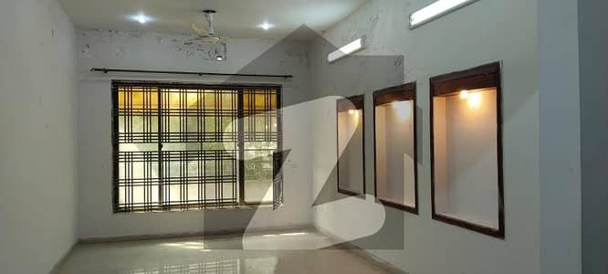 آئی ۔ 8/2 آئی ۔ 8,اسلام آباد میں 3 کمروں کا 12 مرلہ بالائی پورشن 1.5 لاکھ میں کرایہ پر دستیاب ہے۔