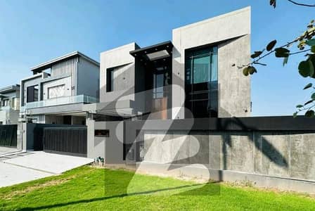 ڈی ایچ اے فیز 7 ڈیفنس (ڈی ایچ اے),لاہور میں 5 کمروں کا 1 کنال مکان 8.85 کروڑ میں برائے فروخت۔