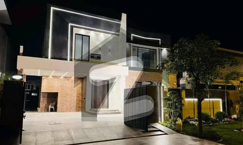 ڈی ایچ اے فیز 6 ڈیفنس (ڈی ایچ اے),لاہور میں 5 کمروں کا 1 کنال مکان 13.0 کروڑ میں برائے فروخت۔