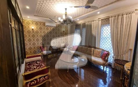 ڈی ایچ اے فیز 5 ڈیفنس (ڈی ایچ اے),لاہور میں 5 کمروں کا 1 کنال مکان 10.45 کروڑ میں برائے فروخت۔