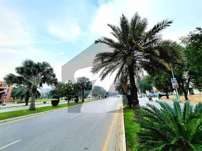 BEAUTIFUL 1 KANAL PLOT For Sale In GVR 1, Bahria Town Lahore.