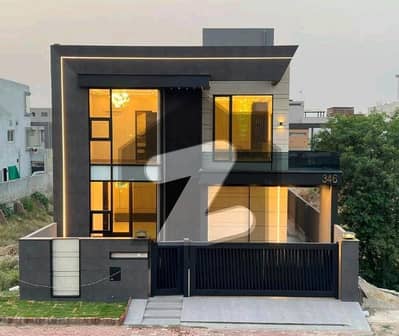 LUXURIOUS 10 MARLA HOUSE FOR SALE In BAHRIA TOWN LAHORE