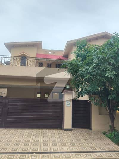 Renovated 17 Marla 5 Bed Rooms Double TV Lounge House With Solar System For Rent