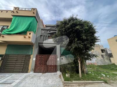جوہر ٹاؤن فیز 2 جوہر ٹاؤن,لاہور میں 2 کمروں کا 3 مرلہ مکان 1.5 کروڑ میں برائے فروخت۔