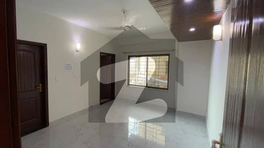 10 Marla Brand New Flat Available For Sale.