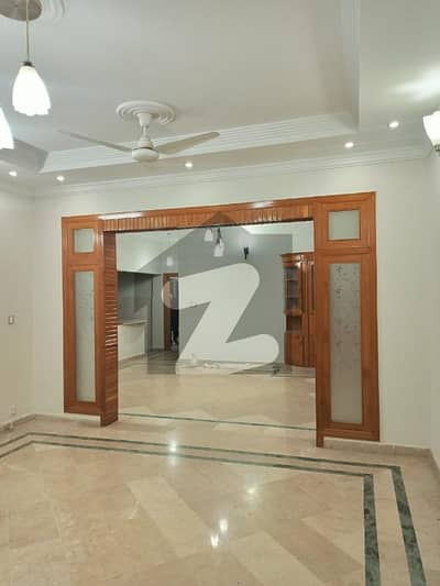 ای ۔ 11 اسلام آباد میں 3 کمروں کا 11 مرلہ زیریں پورشن 1.2 لاکھ میں کرایہ پر دستیاب ہے۔