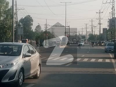 ایل ڈی اے ایوینیو لاہور میں 5 کنال کمرشل پلاٹ 50.0 کروڑ میں برائے فروخت۔