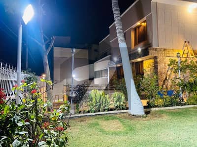 ٹیپو سلطان روڈ کراچی میں 9 کمروں کا 2 کنال مکان 37.0 کروڑ میں برائے فروخت۔