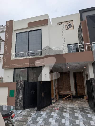 5 Marla Ultra Modern House for Sale Bahria Nasheman Lahore