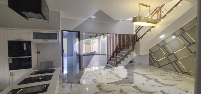 بحریہ ٹاؤن - پریسنٹ 8 بحریہ ٹاؤن کراچی,کراچی میں 4 کمروں کا 11 مرلہ مکان 3.85 کروڑ میں برائے فروخت۔