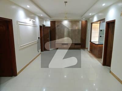 ڈی ایچ اے فیز 2 ڈی ایچ اے ڈیفینس,کراچی میں 3 کمروں کا 10 مرلہ فلیٹ 3.5 کروڑ میں برائے فروخت۔