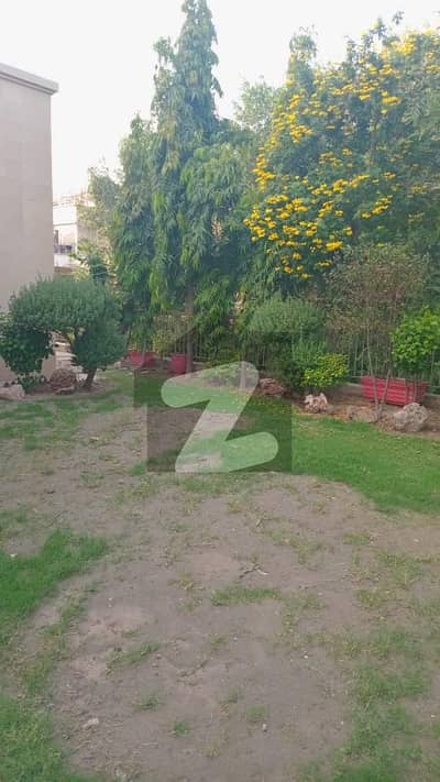 ڈیفینس رایا ڈی ایچ اے ڈیفینس,لاہور میں 6 کمروں کا 3 کنال مکان 10.0 لاکھ میں کرایہ پر دستیاب ہے۔