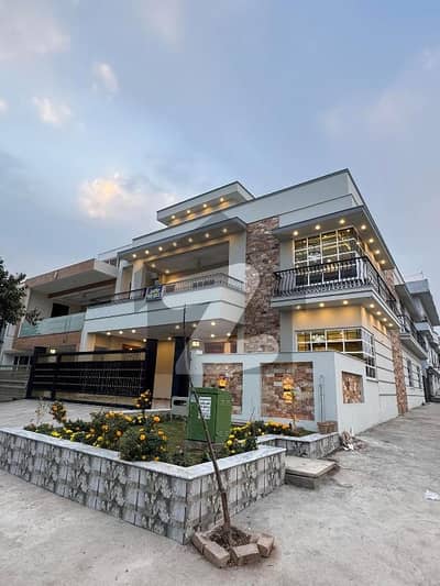 V Spacious 2 Bed Ground Portion Available For Rent In Gulraiz With Upper Portion Locked