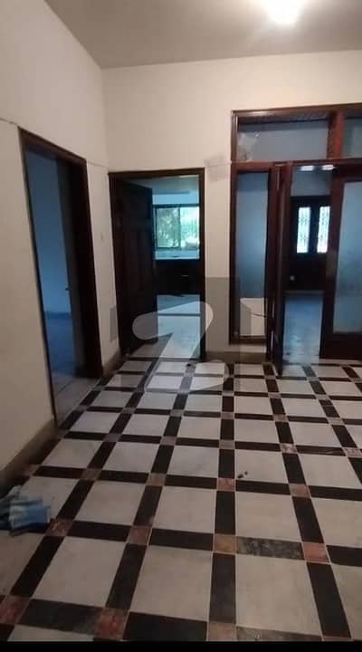 40/80 3 Side Corner House for Sale in G10