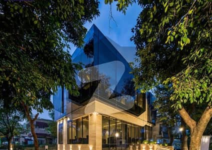 جی ۔ 8 اسلام آباد میں 6 مرلہ کمرشل پلاٹ 45.0 کروڑ میں برائے فروخت۔