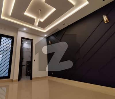 آئی ۔ 10 اسلام آباد میں 6 کمروں کا 4 مرلہ مکان 3.5 کروڑ میں برائے فروخت۔