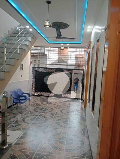 میسرائل روڈ راولپنڈی میں 4 کمروں کا 6 مرلہ مکان 2.5 کروڑ میں برائے فروخت۔