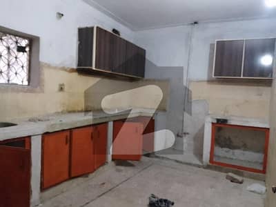 For sale 10 marla Houses4 bed room TV ding room and story car parking Double story and