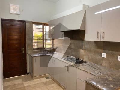 ڈی ۔ 12/4 ڈی ۔ 12,اسلام آباد میں 4 کمروں کا 4 مرلہ مکان 1.42 لاکھ میں کرایہ پر دستیاب ہے۔