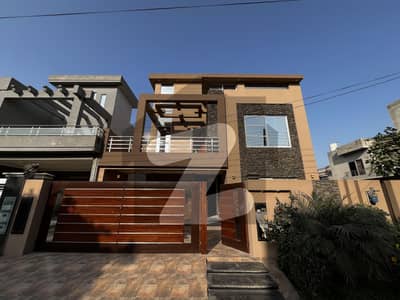 10 Marla Prime Location Slightly Used Elegant House For Sale