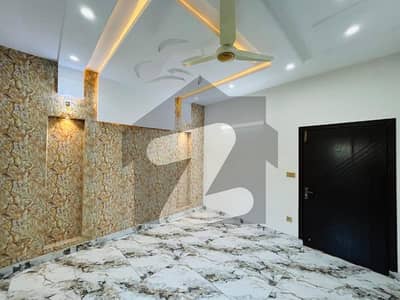 Prime Location 10 Marla House For Rent In Rs. 120000 Only