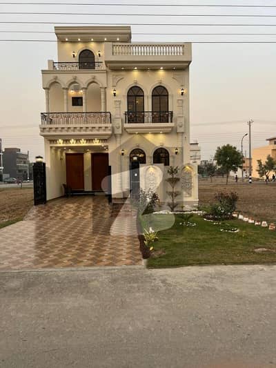 سینٹرل پارک ۔ بلاک ای سینٹرل پارک ہاؤسنگ سکیم,لاہور میں 4 کمروں کا 5 مرلہ مکان 1.95 کروڑ میں برائے فروخت۔