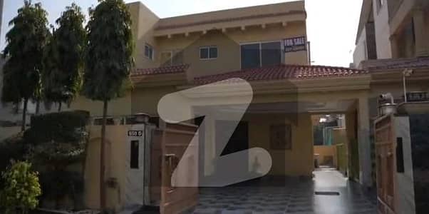 ڈی ایچ اے فیز 6 ڈیفنس (ڈی ایچ اے),لاہور میں 4 کمروں کا 10 مرلہ مکان 6.25 کروڑ میں برائے فروخت۔