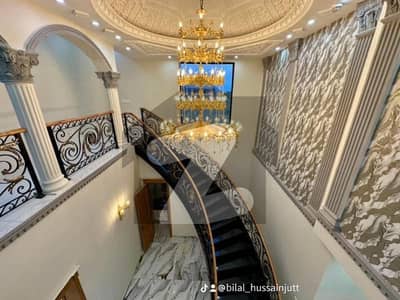 ڈی ایچ اے فیز 7 ڈیفنس (ڈی ایچ اے),لاہور میں 5 کمروں کا 1 کنال مکان 3.8 لاکھ میں کرایہ پر دستیاب ہے۔