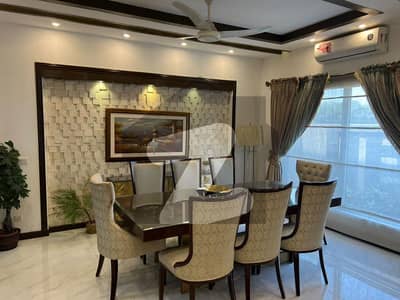 ڈی ایچ اے فیز 7 ڈیفنس (ڈی ایچ اے),لاہور میں 5 کمروں کا 1 کنال مکان 4.25 لاکھ میں کرایہ پر دستیاب ہے۔