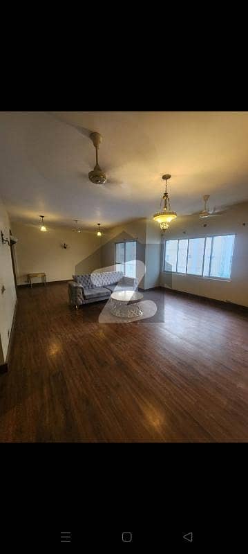 کلفٹن ۔ بلاک 3 کلفٹن,کراچی میں 3 کمروں کا 9 مرلہ فلیٹ 2.75 لاکھ میں کرایہ پر دستیاب ہے۔