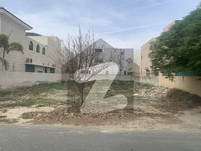 1 KANAL PLOT BLOCK "1D" DIRECT FROM OWNER IS AVAILABLE FOR SALE