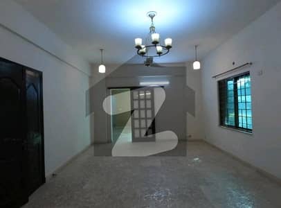 عسکری 10 - سیکٹر ایس عسکری 10,عسکری,لاہور میں 4 کمروں کا 12 مرلہ فلیٹ 4.4 کروڑ میں برائے فروخت۔