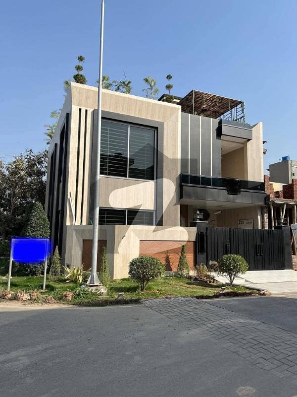 10 Marla Brand New Luxury House For Rent 10 Marla Brand New Luxury House For Rent
