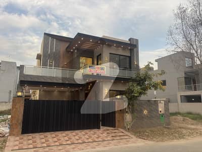 DHA RAHBAR 10 MARLA MODREN STYLE MOST BEAUTIFUL HOUSE AVAILABLE FOR SALE